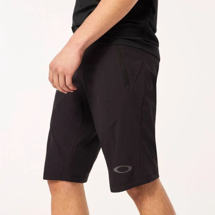 SEEKER AIRLINE SHORT BLACK 7.jpg