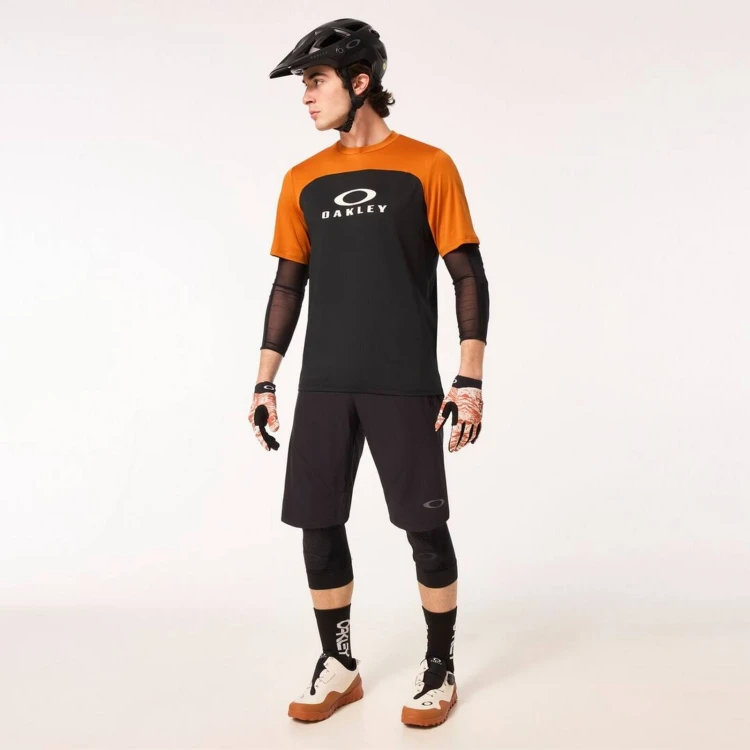 SEEKER AIRLINE SHORT BLACK 10.jpg