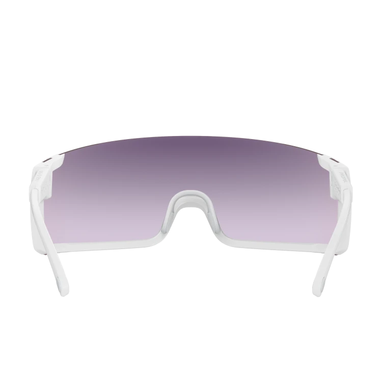 PRO1001_9545_HydrogenWhite_ClarityRoad_SunnySilver_4.png