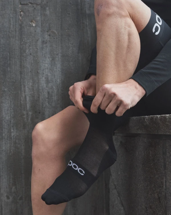 SKARPETY ROWEROWE POC ZEPHYR MERINO SOCK MID URANIUM BLACK M 40-42